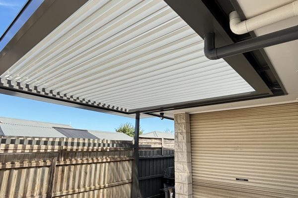 Adjustable louvre roof system by SW Building Solutions Melbourne
