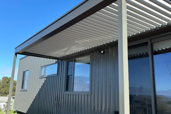 Louvre roof system Melbourne outdoor living